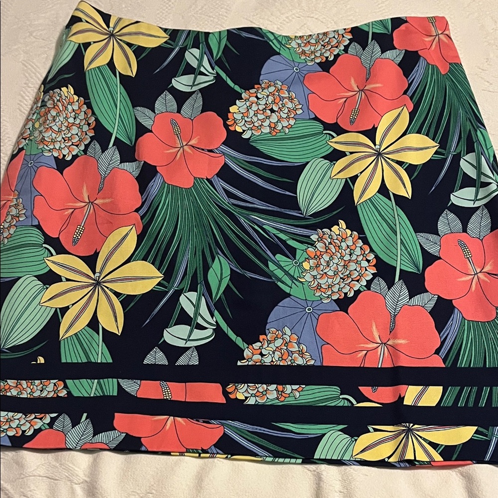 Talbots cotton floral skirt in perfect condition size 12 with side zipper